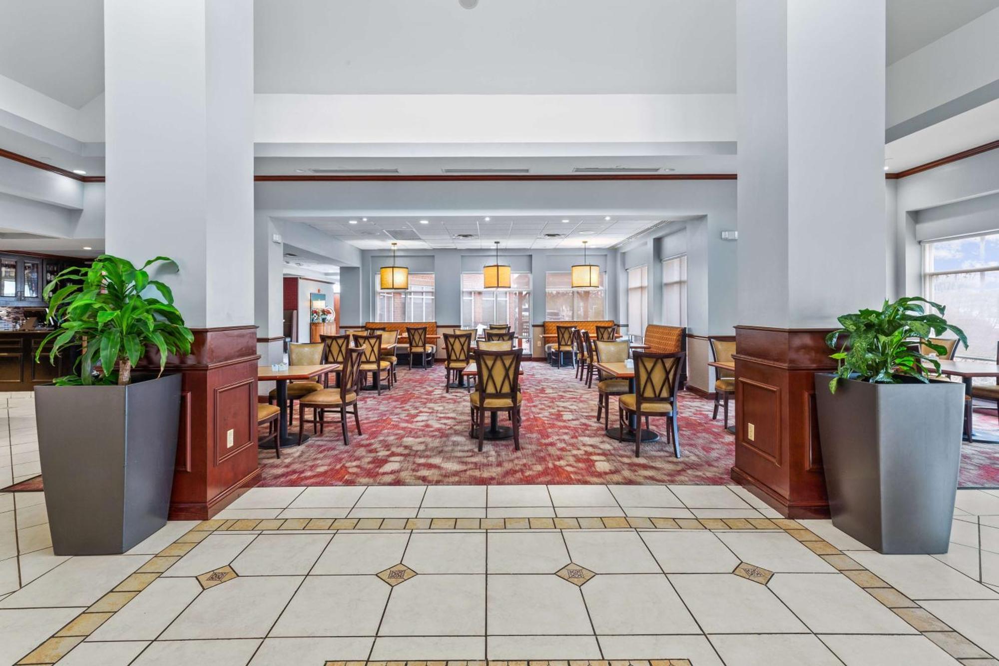 Hilton Garden Inn Старквилл Экстерьер фото